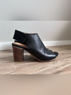 Bueno Black Leather Open Peep toe Block Heel Sandal classic timeless capsule
